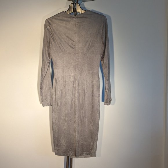 Calvin Klein Wrap Dress - Size 6 - Elegant and Comfortable - Picture 2 of 5